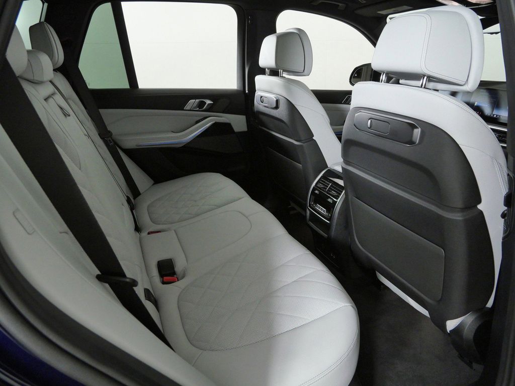 Thumbnail: 2026 BMW X5 - 26