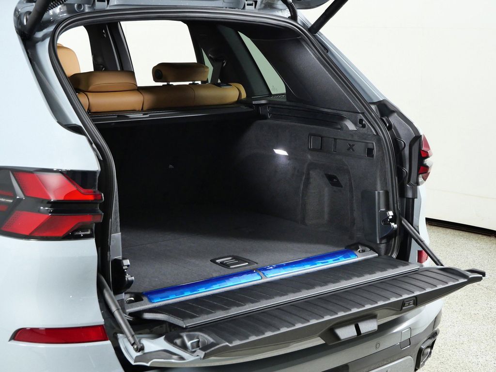 Thumbnail: 2026 BMW X5 - 29