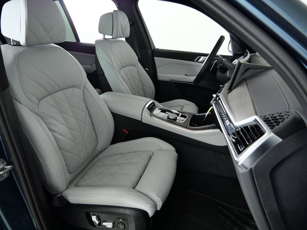 Thumbnail: 2026 BMW X5 - 21