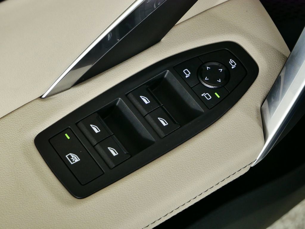 Thumbnail: 2025 BMW X1 - 33