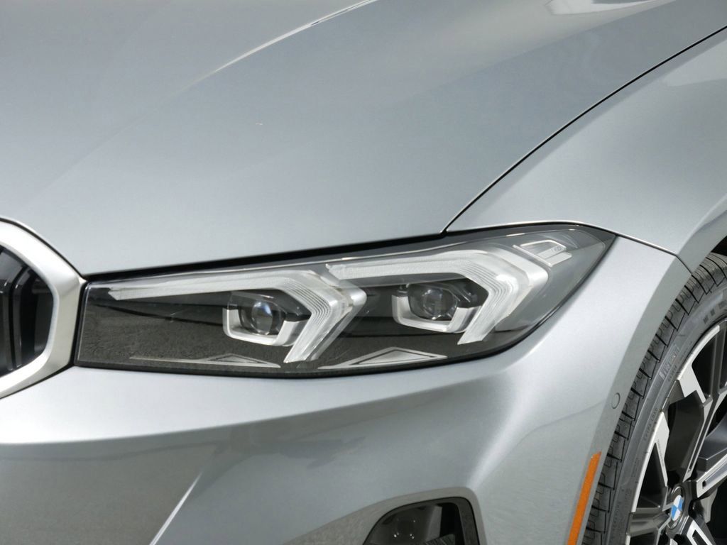 Thumbnail: 2025 BMW 3 Series - 18