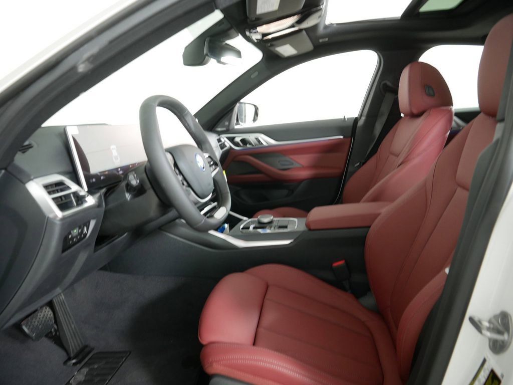 Thumbnail: 2025 BMW i4 - 32