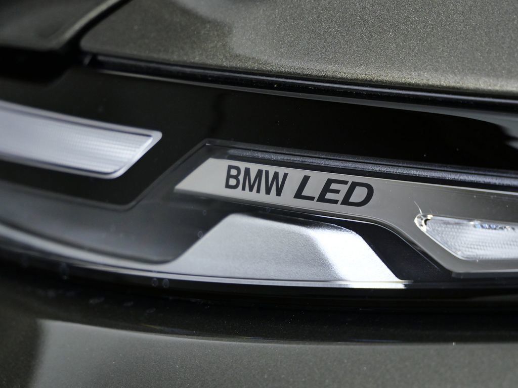 Thumbnail: 2026 BMW X7 - 6