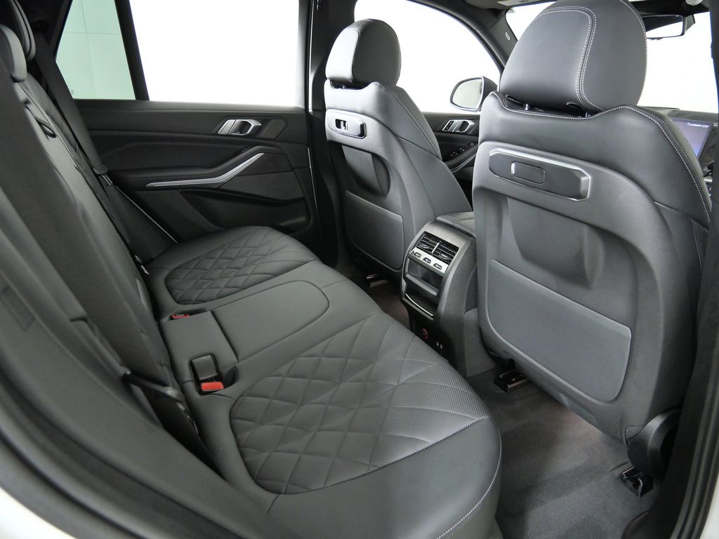 Thumbnail: 2024 BMW X5 - 31