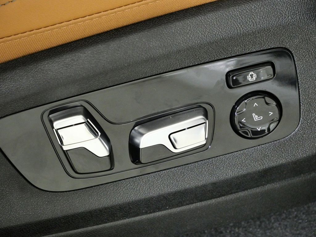 Thumbnail: 2026 BMW X5 - 22