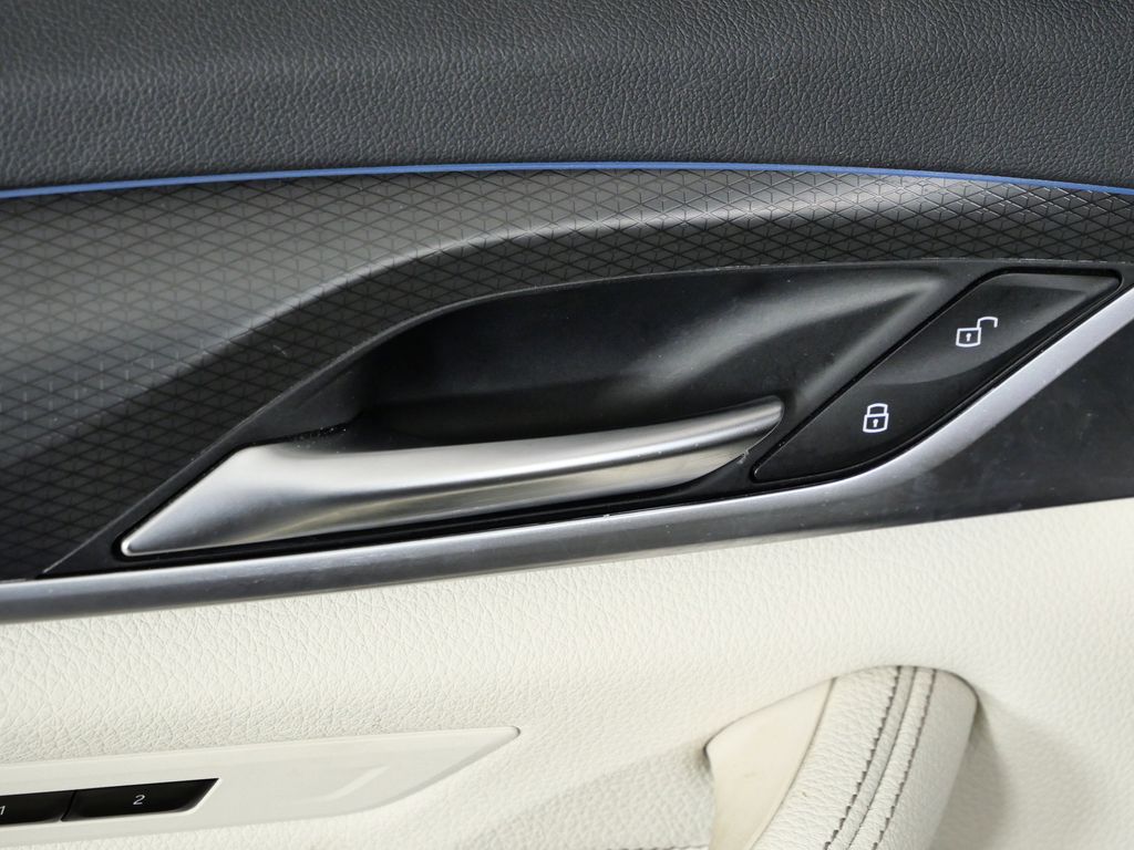 Thumbnail: 2023 BMW 5 Series - 41