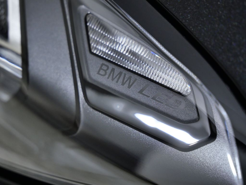 Thumbnail: 2026 BMW 3 Series - 4