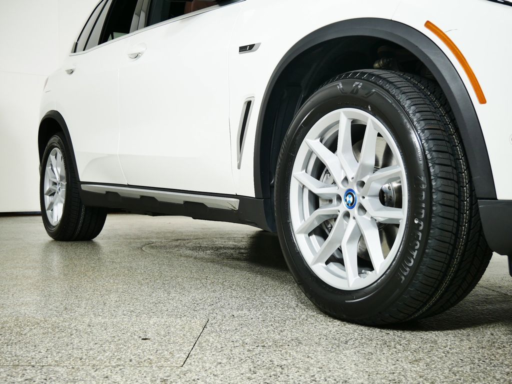 Thumbnail: 2023 BMW X5 - 6