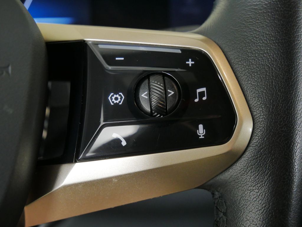 Thumbnail: 2023 BMW iX - 45