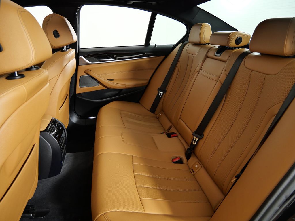 Thumbnail: 2021 BMW 5 Series - 32