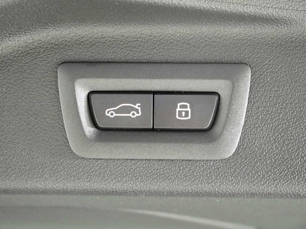 Thumbnail: 2026 BMW X7 - 34