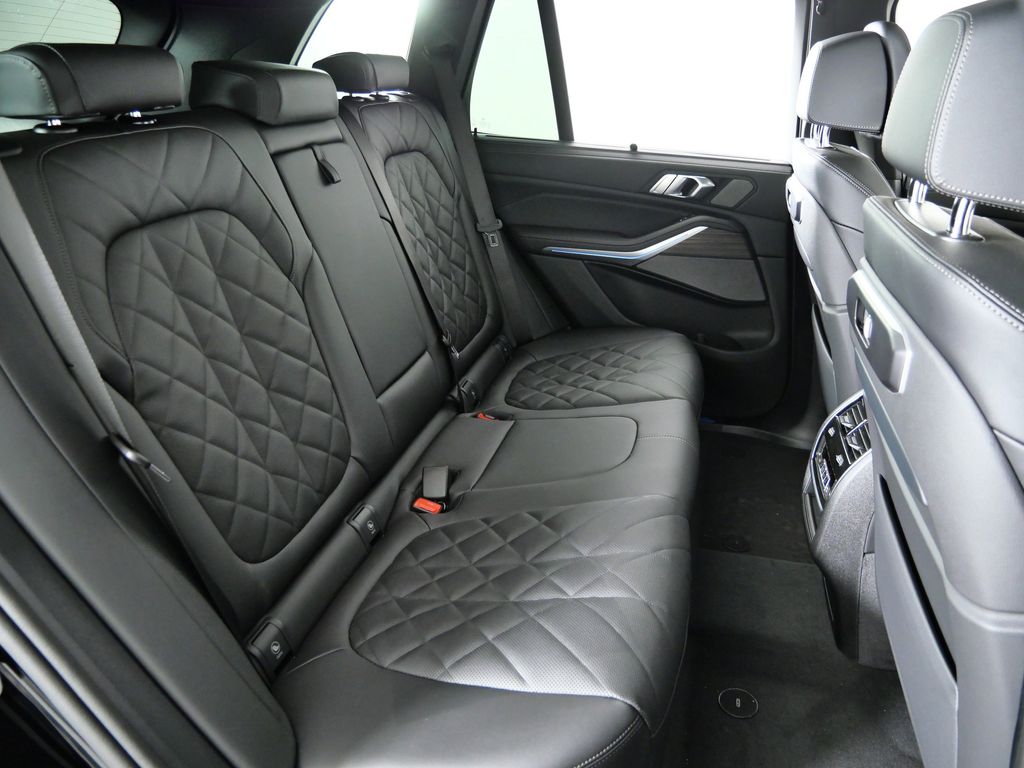 Thumbnail: 2026 BMW X5 - 27