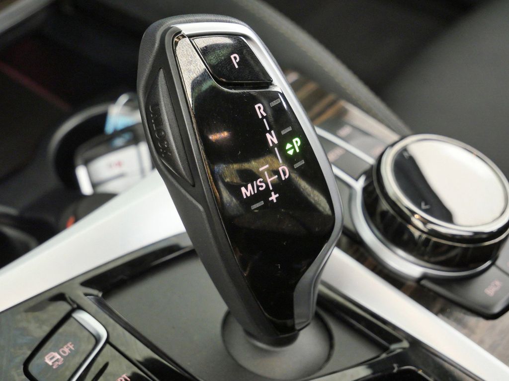 Thumbnail: 2023 BMW 5 Series - 51