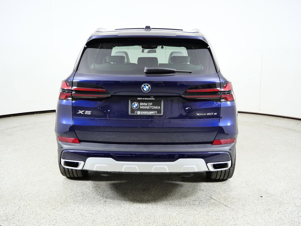 Thumbnail: 2026 BMW X5 - 10