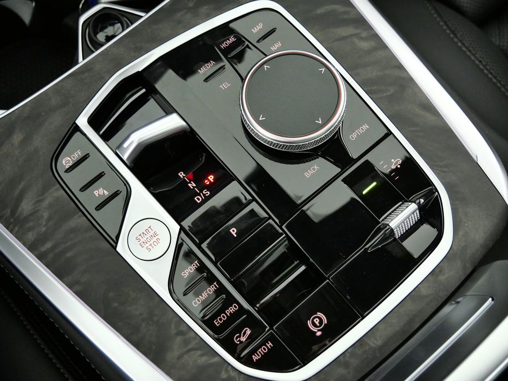 Thumbnail: 2026 BMW X7 - 48