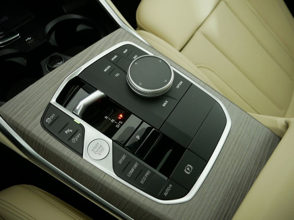 Thumbnail: 2025 BMW 3 Series - 49