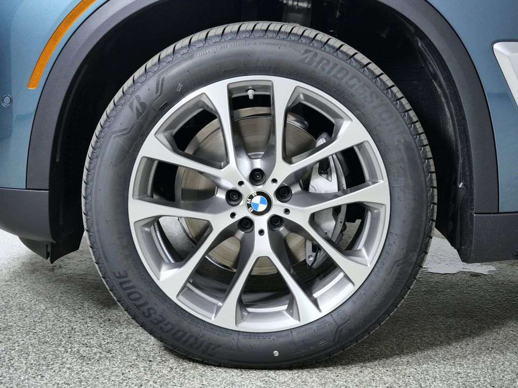 Thumbnail: 2026 BMW X5 - 17