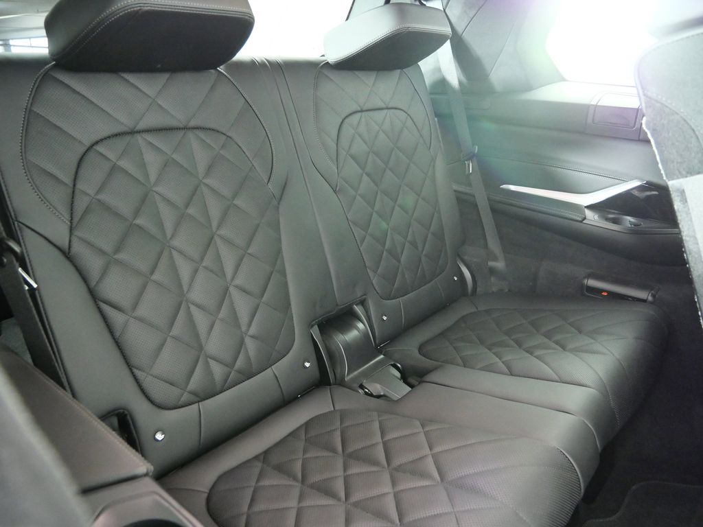 Thumbnail: 2025 BMW X7 - 34