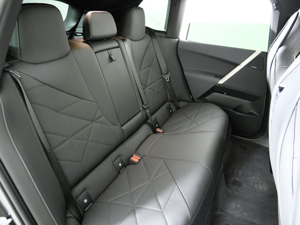 Thumbnail: 2023 BMW iX - 31