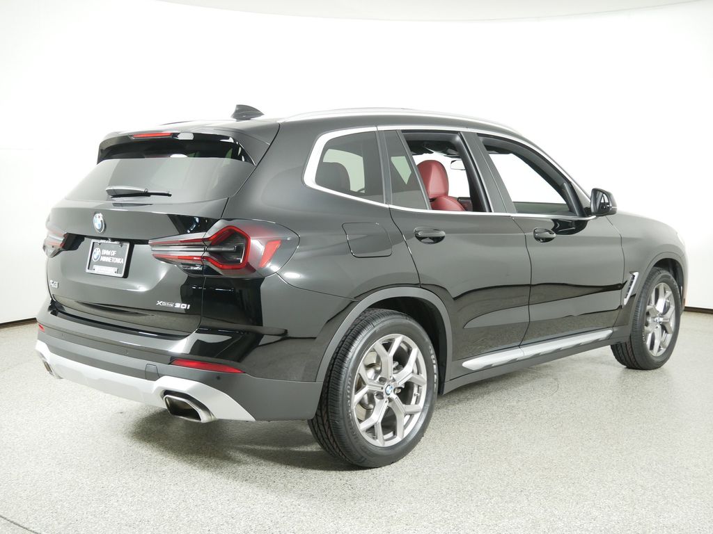 Thumbnail: 2022 BMW X3 - 10