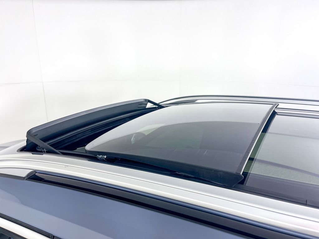 Thumbnail: 2025 BMW X7 - 17
