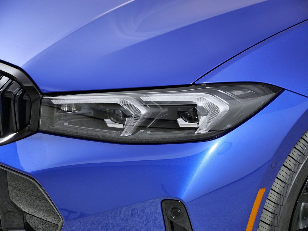 Thumbnail: 2026 BMW 3 Series - 3