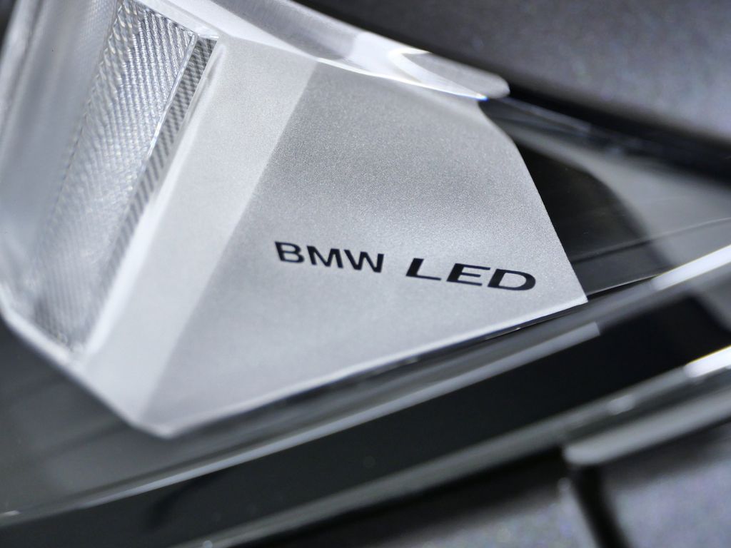 Thumbnail: 2026 BMW iX - 4