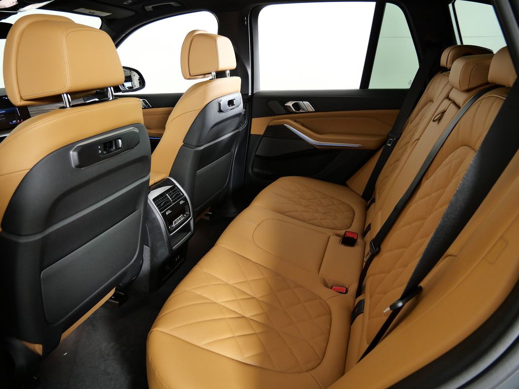 Thumbnail: 2026 BMW X5 - 32