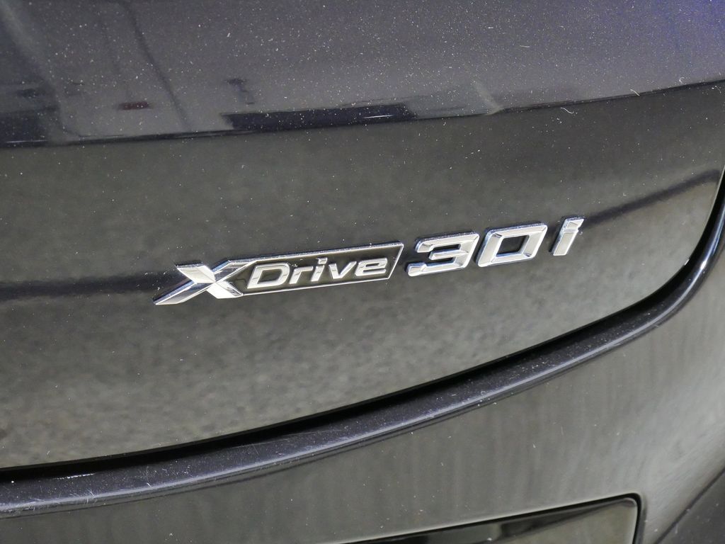 Thumbnail: 2023 BMW X4 - 14