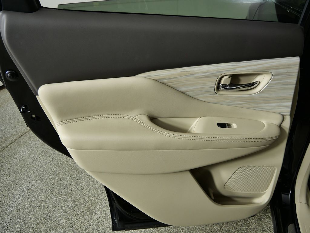 Thumbnail: 2017 Nissan Murano - 30