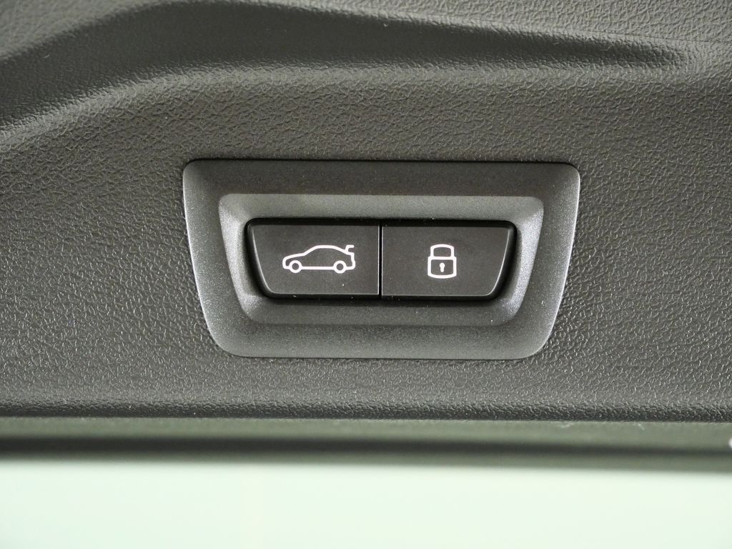 Thumbnail: 2026 BMW X5 - 30