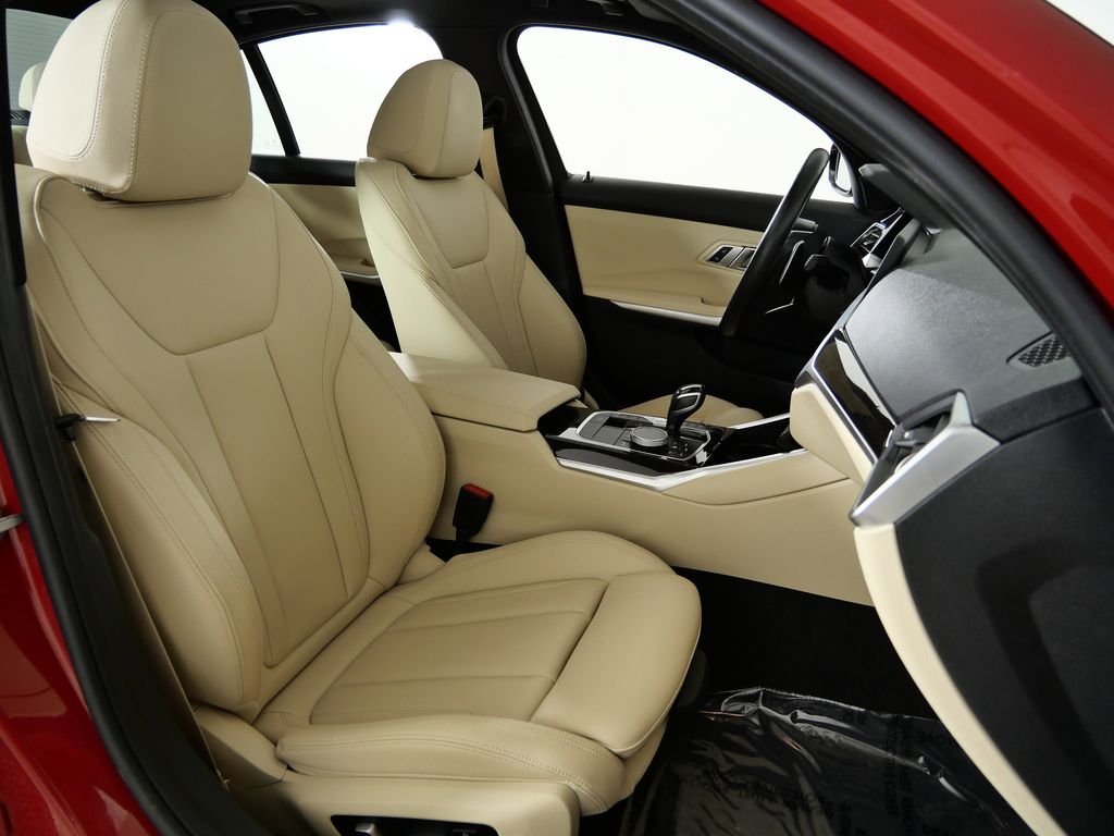 Thumbnail: 2019 BMW 3 Series - 22