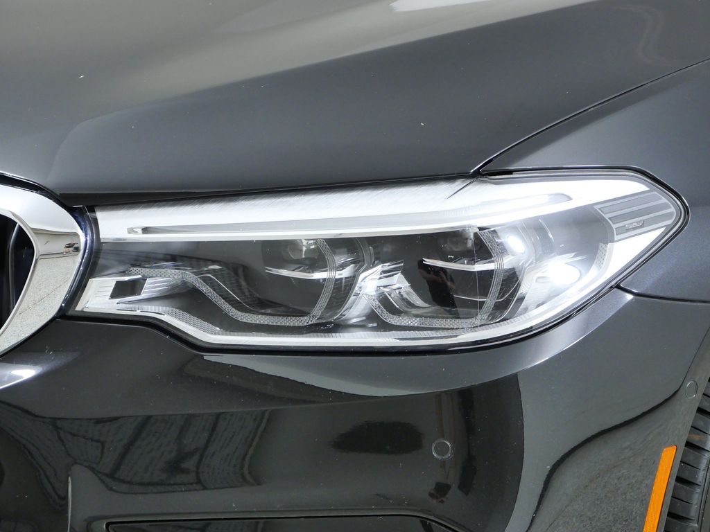 Thumbnail: 2017 BMW 5 Series - 3