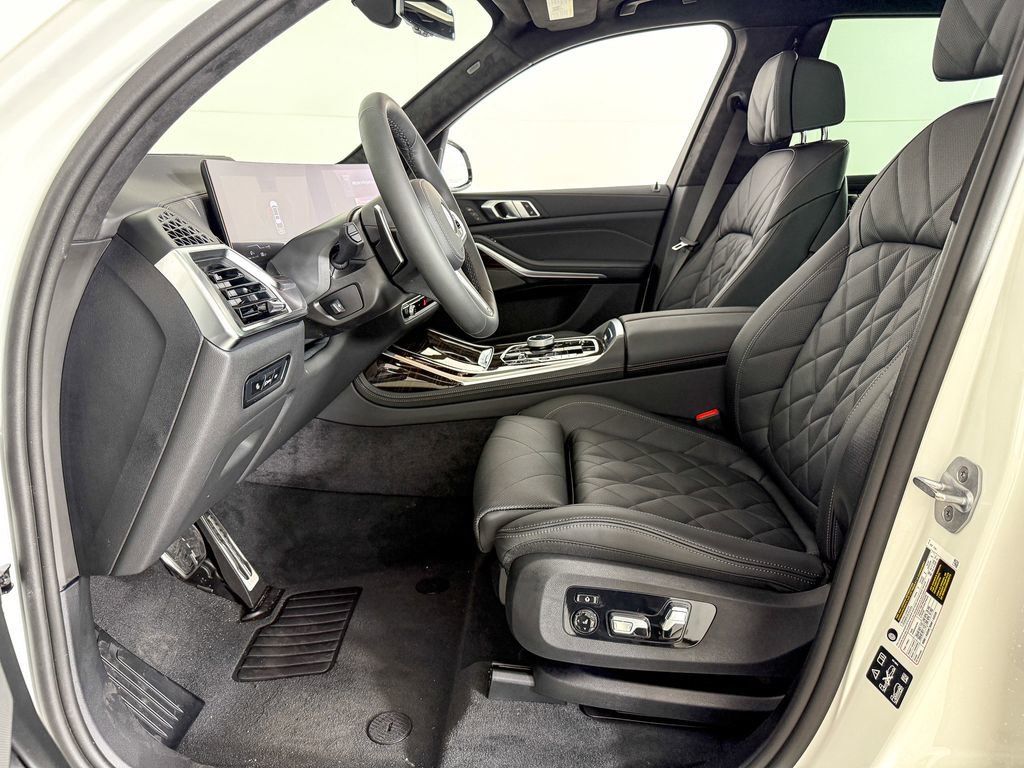 Thumbnail: 2026 BMW X7 - 35