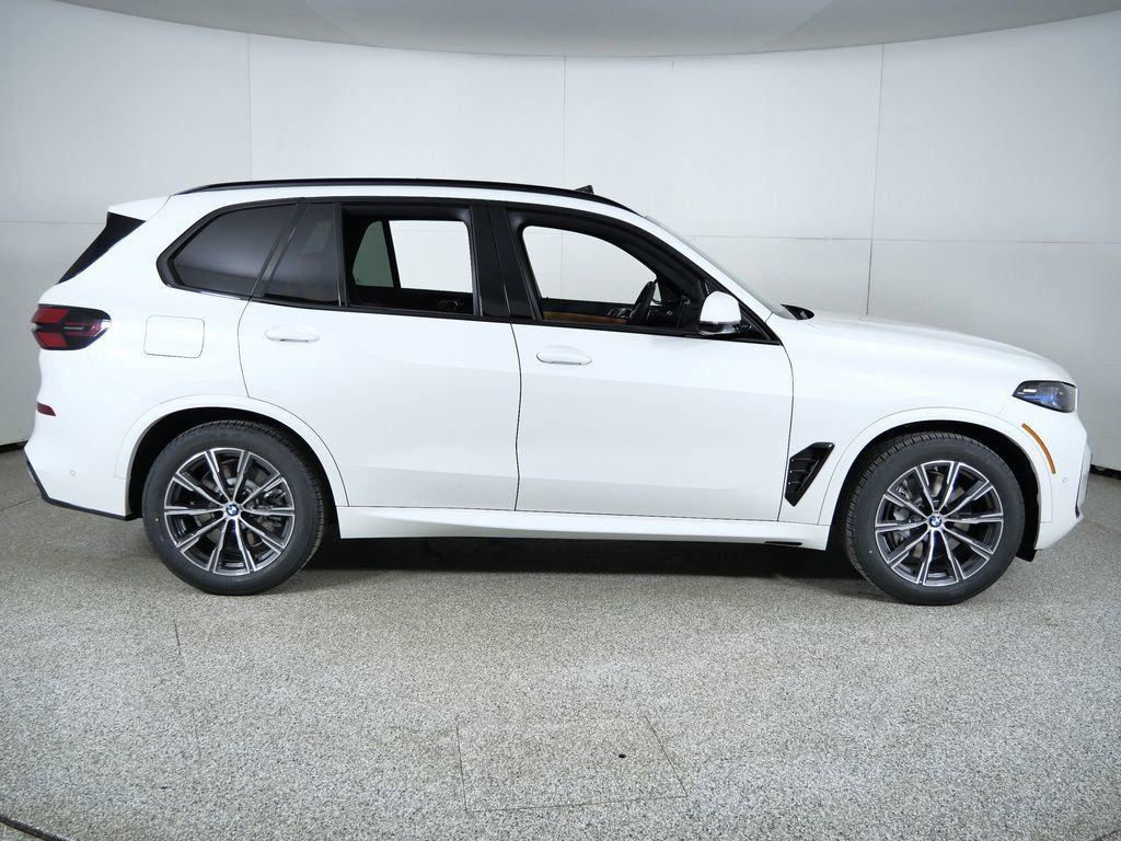 Thumbnail: 2026 BMW X5 - 10