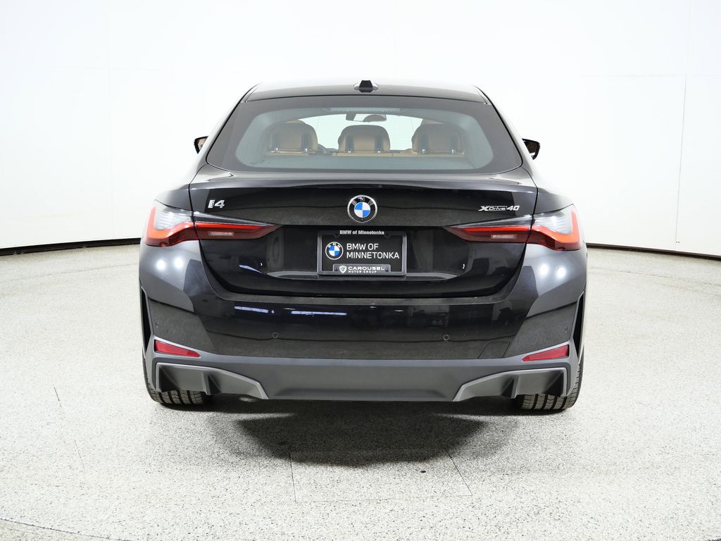 Thumbnail: 2026 BMW i4 - 10