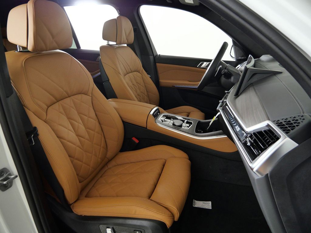 Thumbnail: 2026 BMW X5 - 21