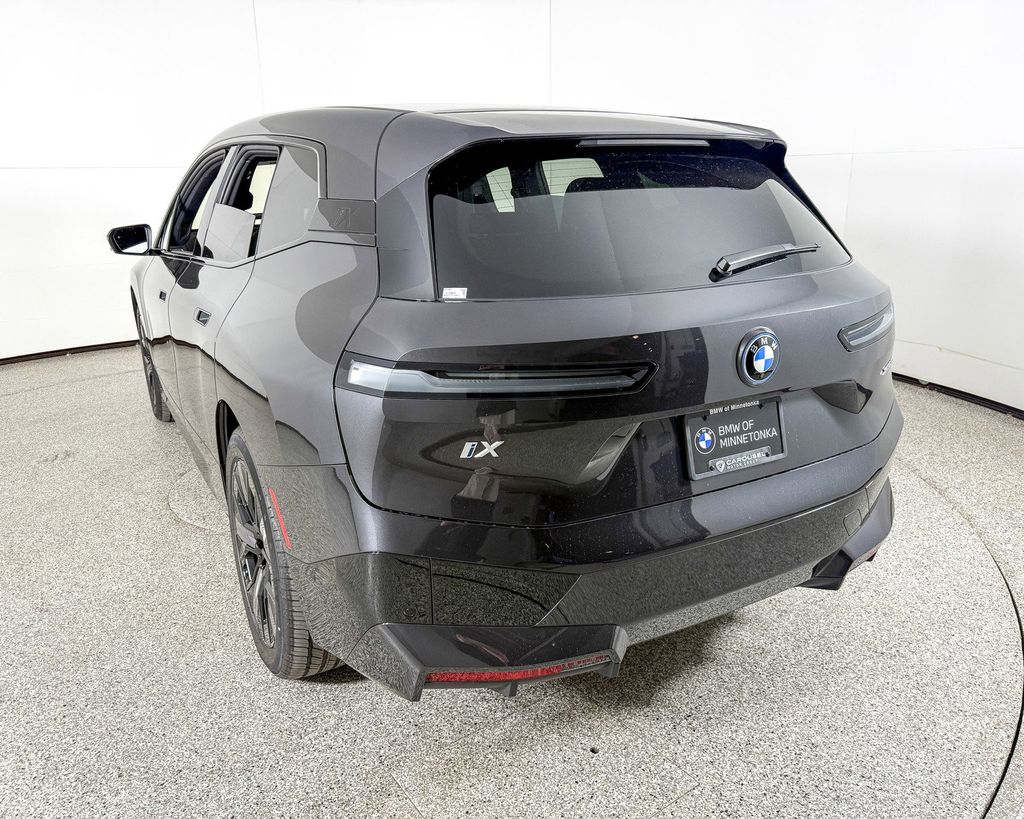 2025 BMW iX xDrive50 11
