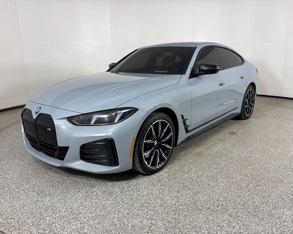 Thumbnail: 2025 BMW i4 - 1