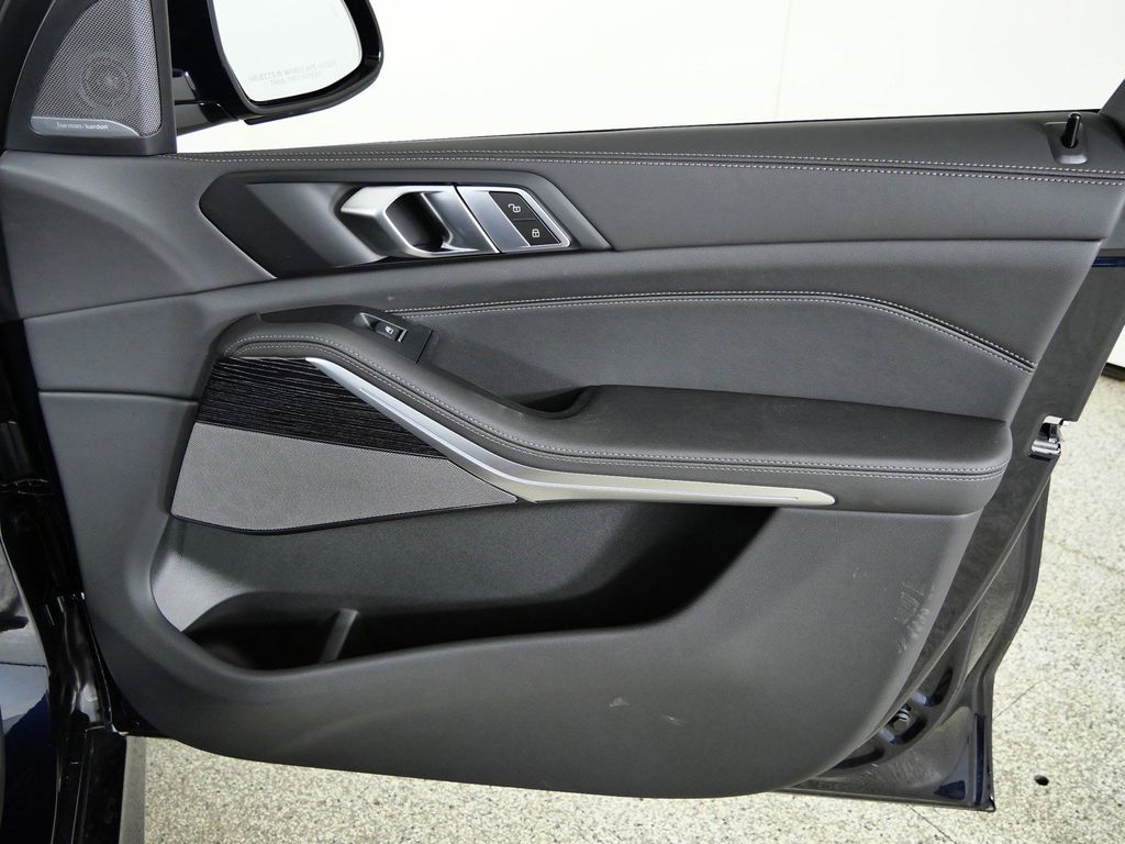 Thumbnail: 2026 BMW X5 - 19