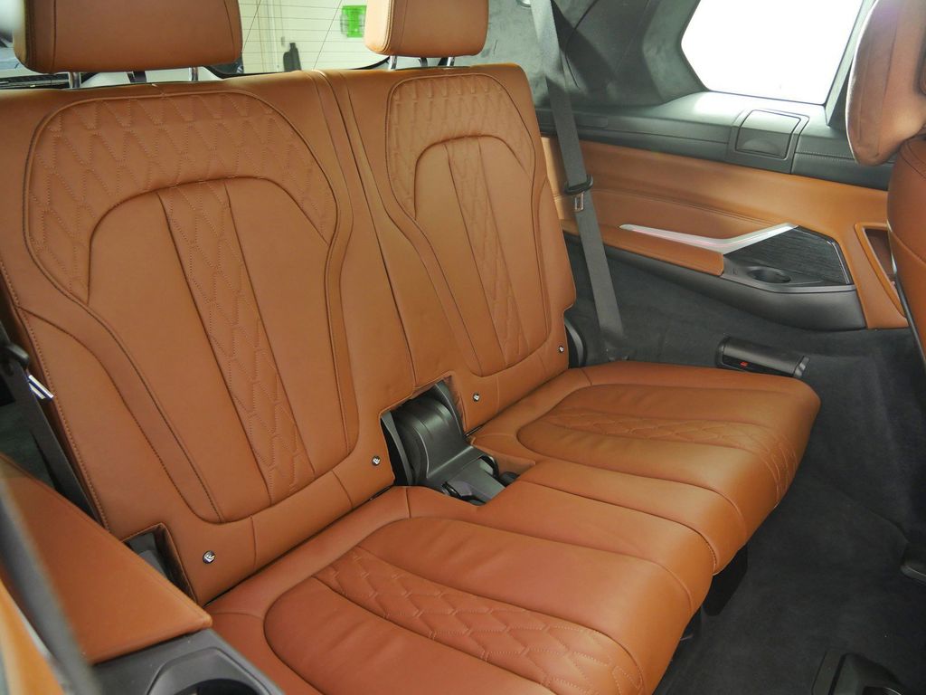 Thumbnail: 2021 BMW X7 - 29