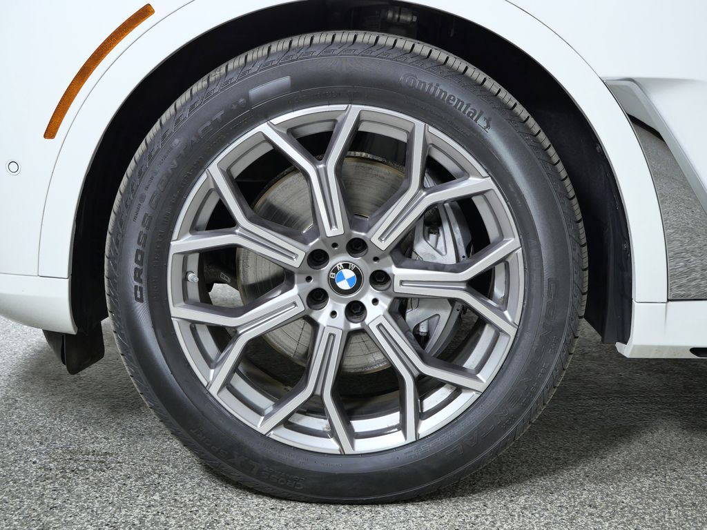 Thumbnail: 2023 BMW X7 - 21