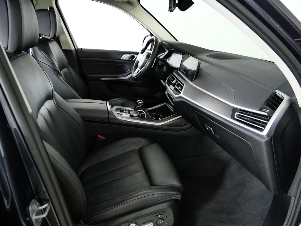 Thumbnail: 2022 BMW X7 - 21