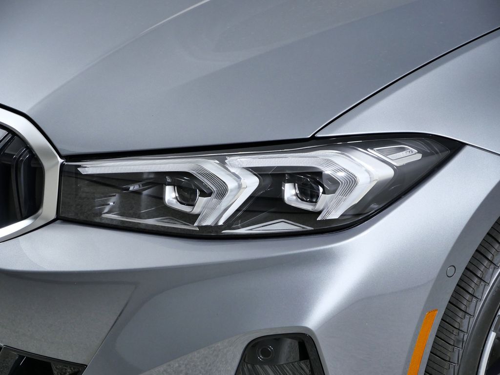 Thumbnail: 2026 BMW 3 Series - 3