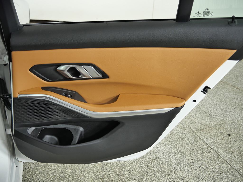 Thumbnail: 2023 BMW 3 Series - 29