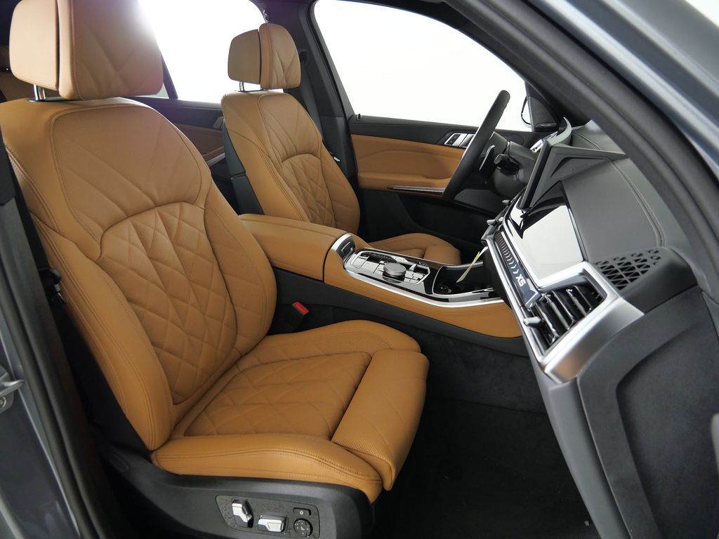 Thumbnail: 2026 BMW X5 - 21