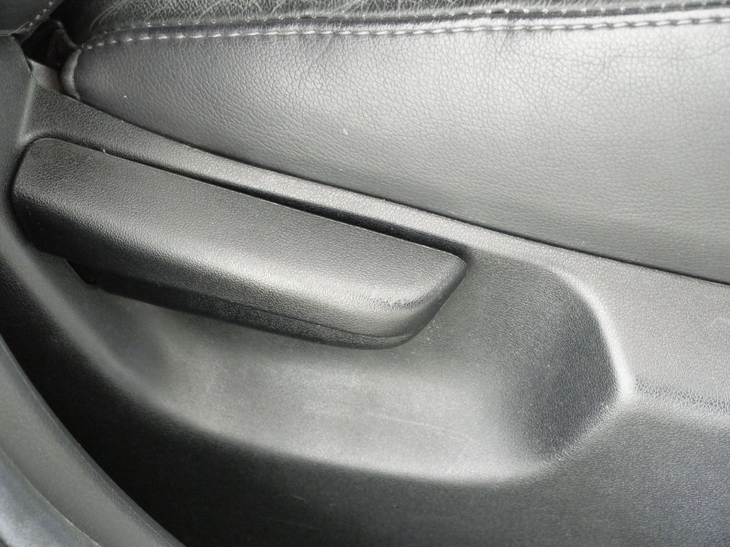 Thumbnail: 2011 Toyota Highlander - 23