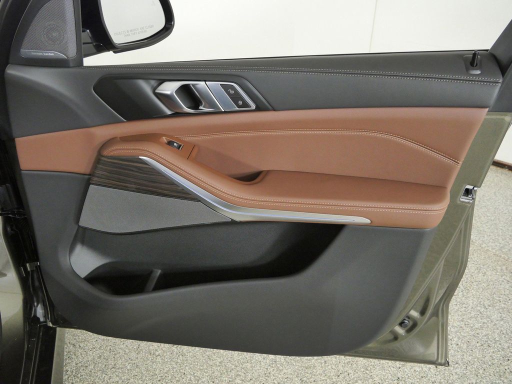 Thumbnail: 2026 BMW X5 - 19