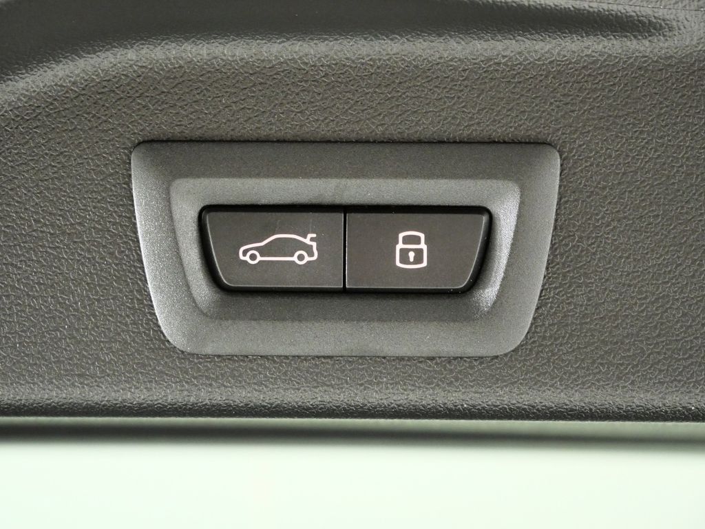 Thumbnail: 2026 BMW X5 - 30