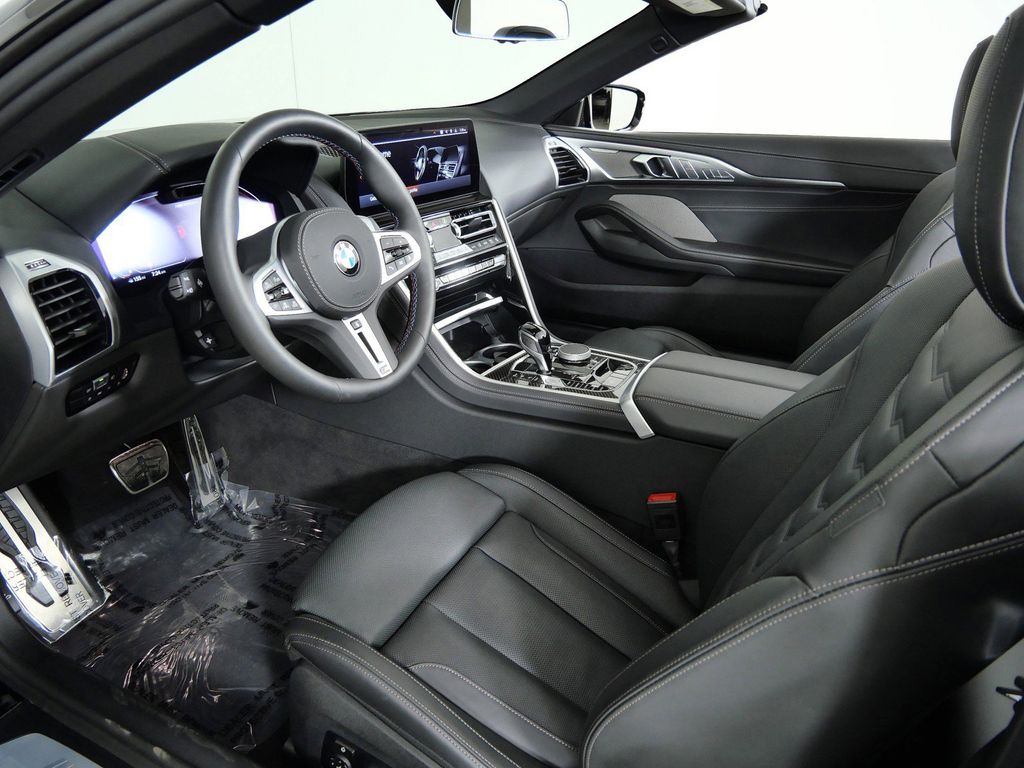 Thumbnail: 2025 BMW 8 Series - 35